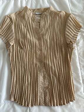 East 5th Petite Tan Polka Dot Pleated Short Sleeve Button Up Blouse